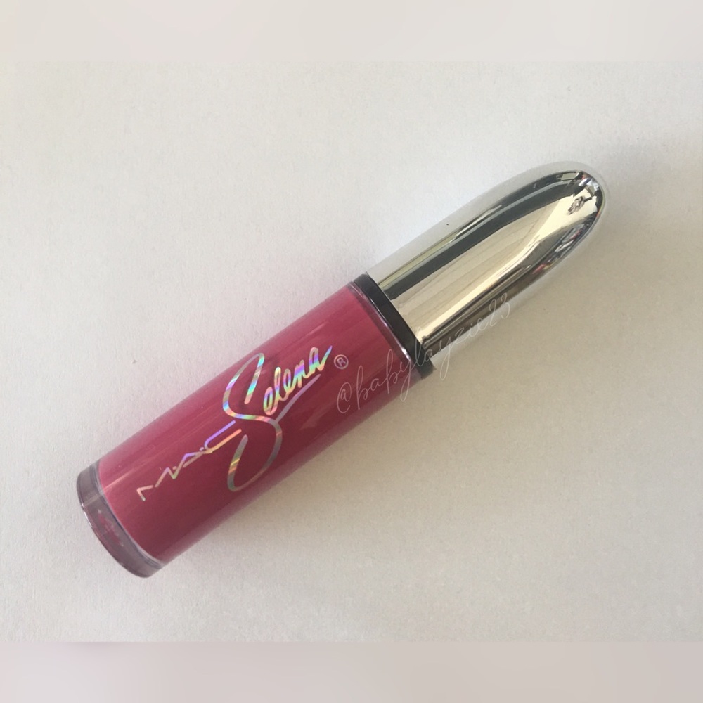 MACxSelenaQuintanilla Liquid Lipstick-Dame Un Beso